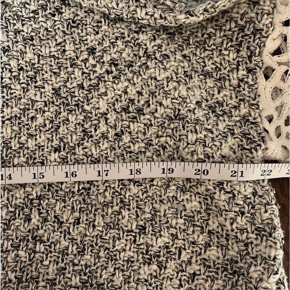 ASTR Marbled Oversized Knit Sweater with Cutout Balloon Sleeves - Picture 8 of 10